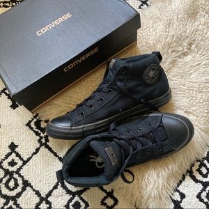 EUC MENS SZ 11 CONVERSE CHUCK TAYLOR HIGH TOPS